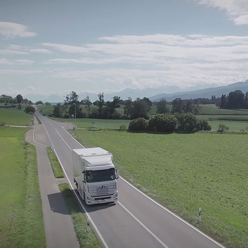 Hyundai Motor Shares Fuel Cell Commercial Vehicle Roadmap, Launches XCIENT Fuel Cell Truck at Digital Event