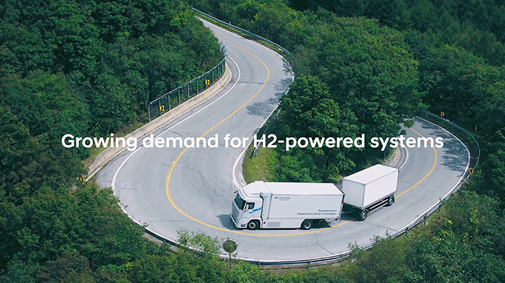 수소 대형 차량의 산길 도로 주행 모습. Growing demand for H2-powerd systems