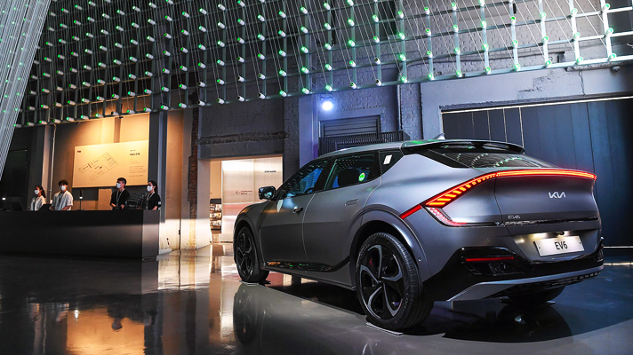 EV6 후측면