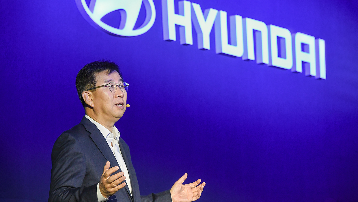 현대자동차 2025 전략에 대해 설명하고 있는 이원희 사장