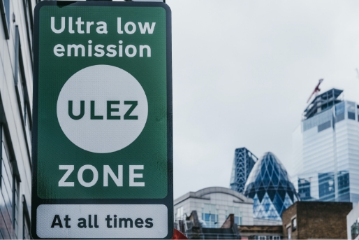영국 런던의 ULEZ 표지판