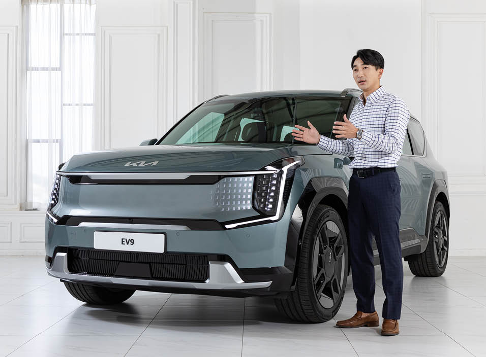 EV9과 연구원