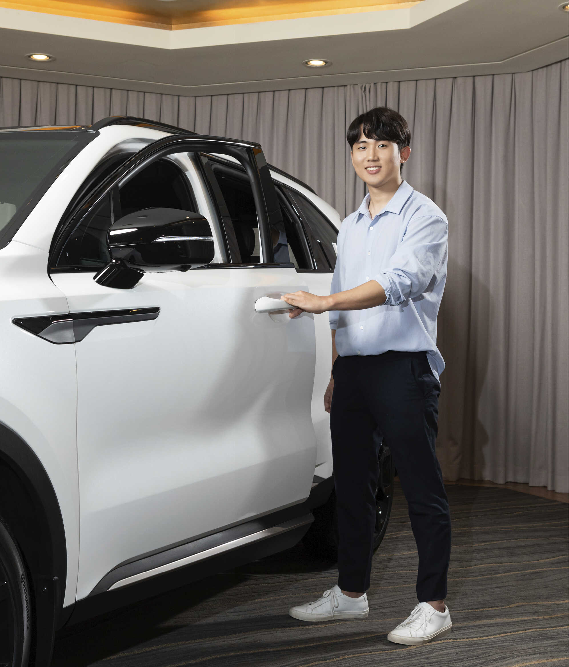 기아 더 뉴 쏘렌토를 담당한 연구원의 모습