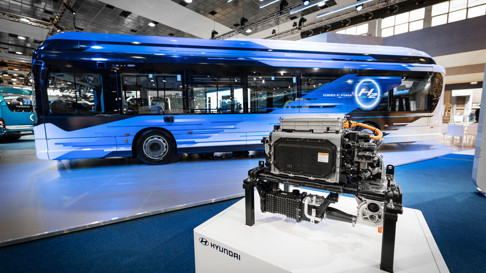 Iveco Group and Hyundai Motor Company unveil a new hydrogen city bus at Busworld trade show in Brussels-main