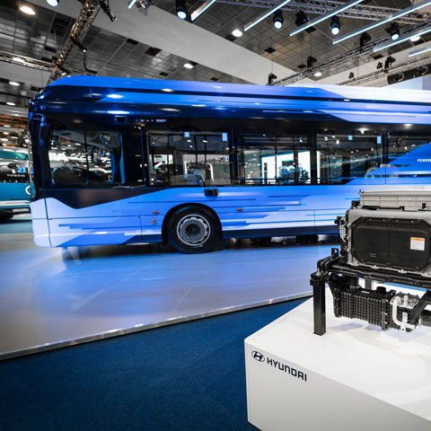 Iveco Group and Hyundai Motor Company unveil a new hydrogen city bus at Busworld trade show in Brussels-th