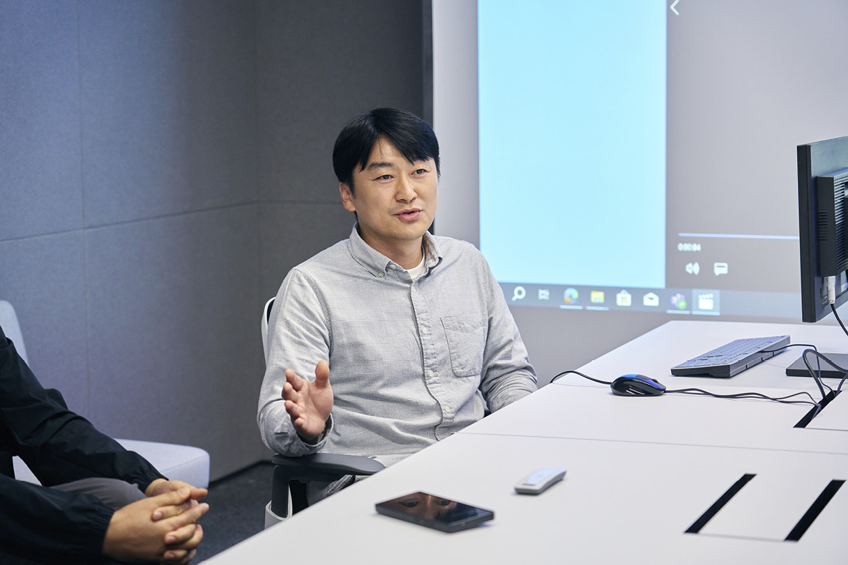 백형두 기술기사가 호주 현지 테스트에 대해 이야기하고 있다