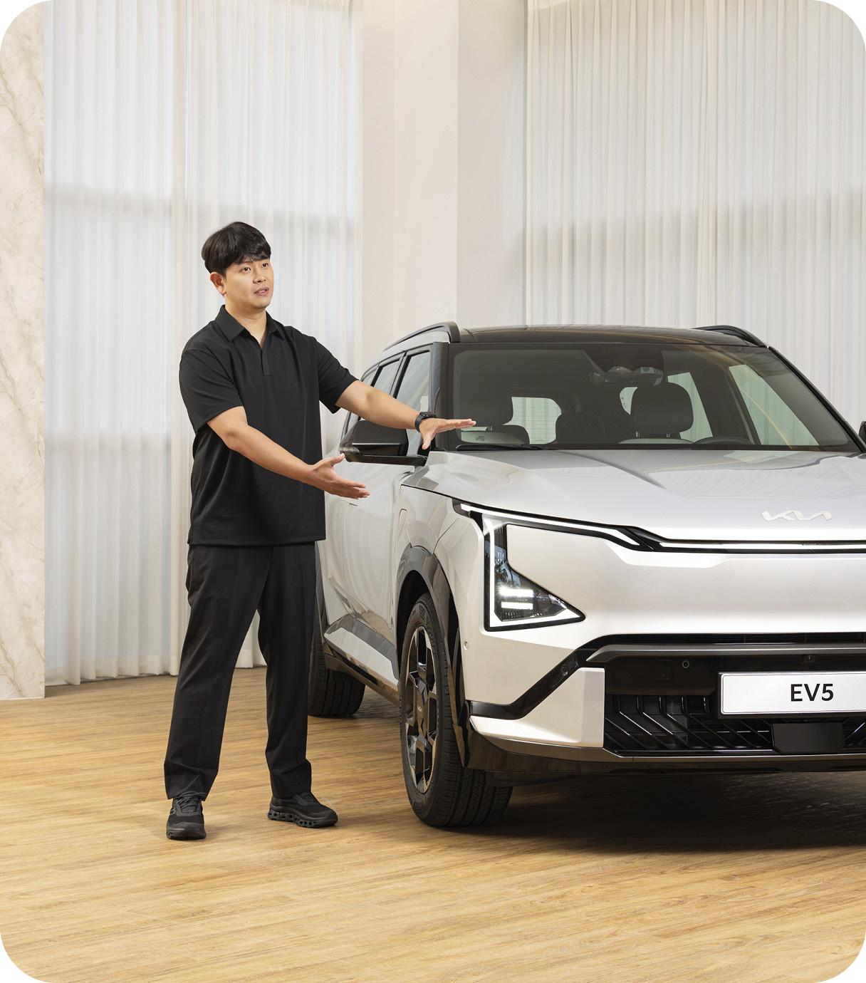 더 기아 EV5와 외장 디자이너
