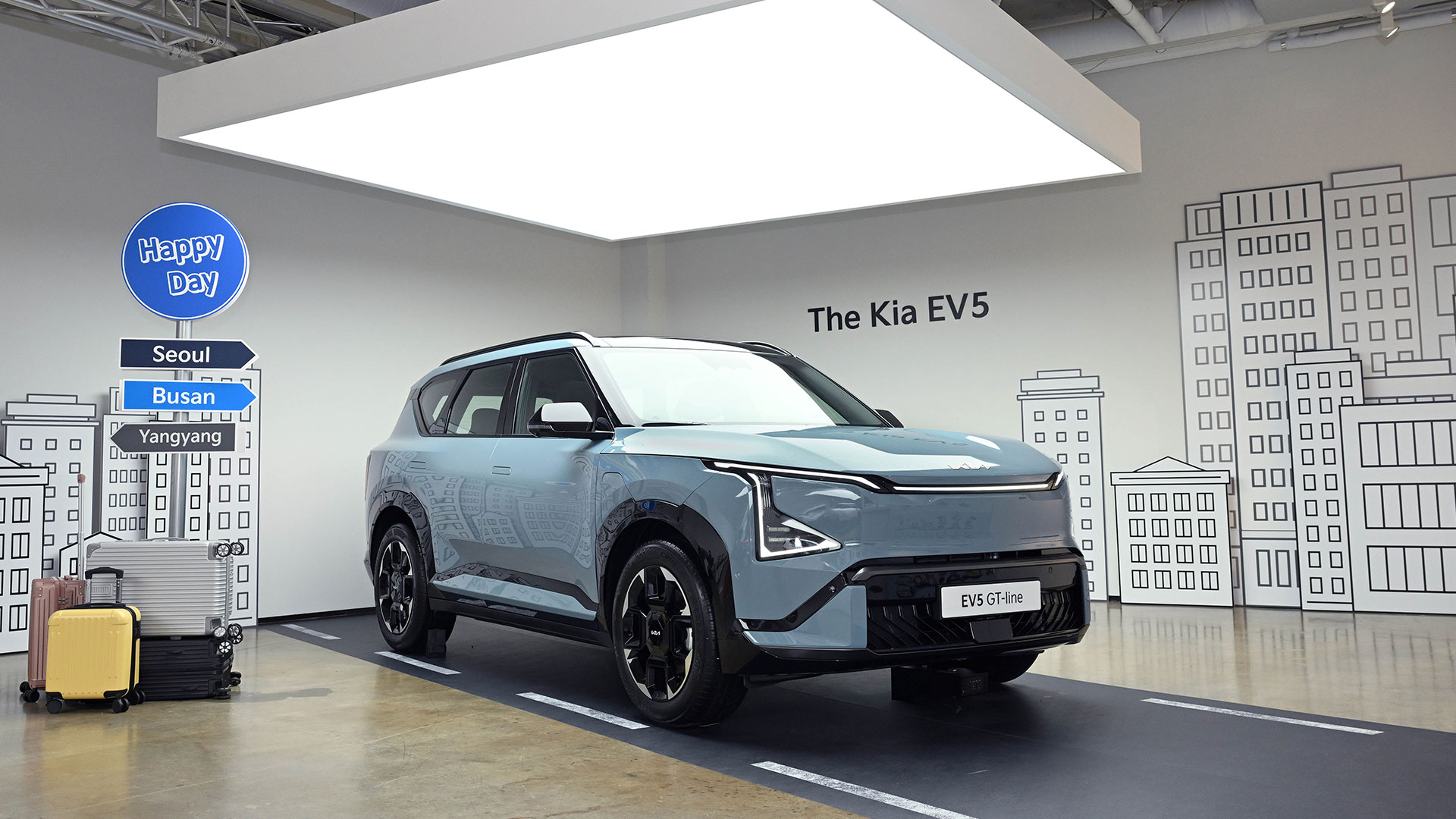EV5 미디어 데이 행사장에 전시된 EV5 GT-라인